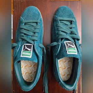 Suede puma sneakers